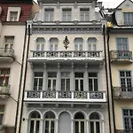 Hotel La Bohemia 4*