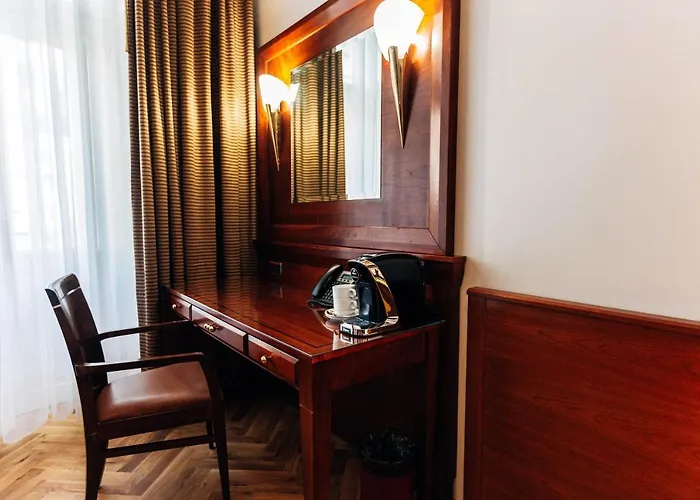 Hotel La Bohemia 4*