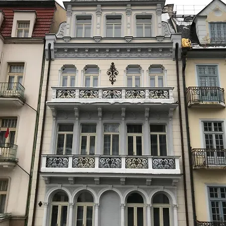 Ξενοδοχείο La Bohemia 4*